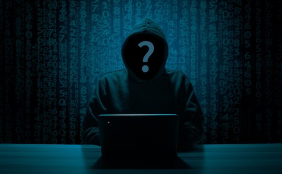 Hacker Datensicherheit Pixabay title